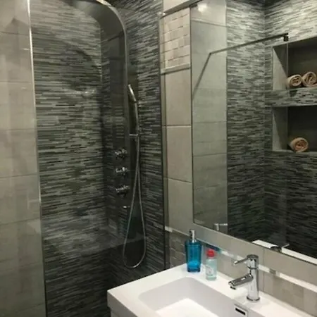 Vip Holidays & Center 2 Apartment *
