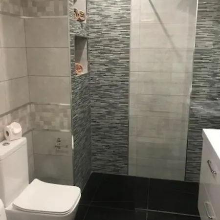 Vip Holidays & Center 2 Apartment *