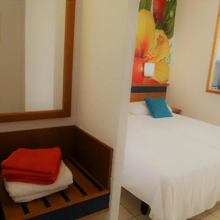 Palm Garden Apartment *