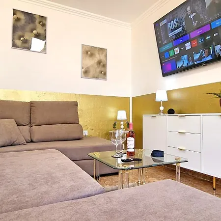 Casa Dom 2 Apartment *