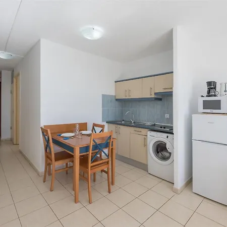 Ocean View, Beach At 250 M, 1 Bedroom, Wi-fi, Swimming Pool On The Same Floor, 3rd Floor Apartment