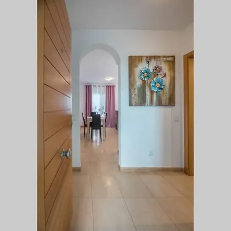 Apartamento Vicino Al Porto Confortevole Wi-fi Aria Condizionata