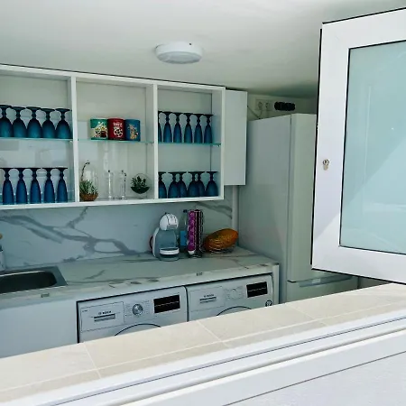 Amber - Pink Apartment *