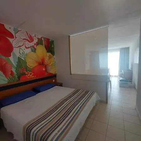 Apartment The House Of Nonni Ventura - Beachfront, Ocean View, Wi-fi, Aircon, Swimming Pool
