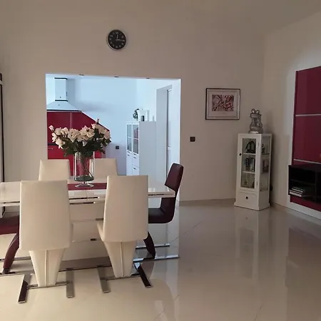 Amelie Comfortable Holiday home