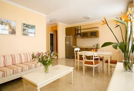 Villamar Aparthotel