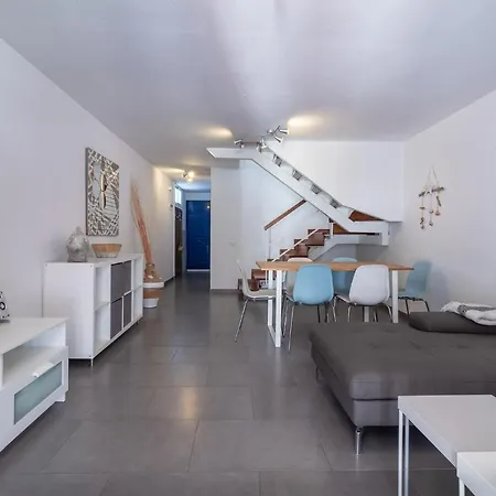 Flatguest * * Terrace * Bbq Apartment *